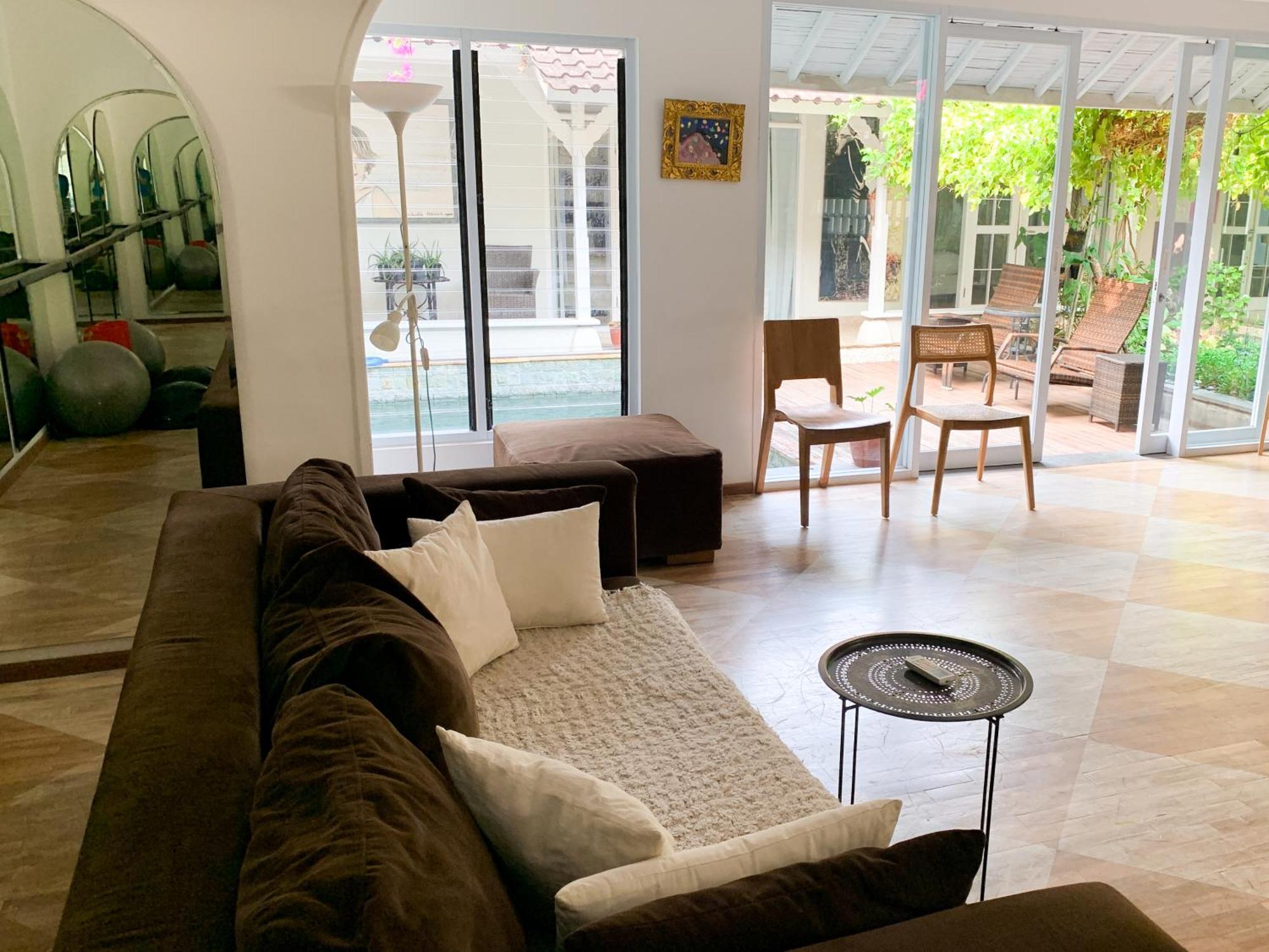 Tropical Oasis 2 Bedroom - Near Seminyak (Bali)